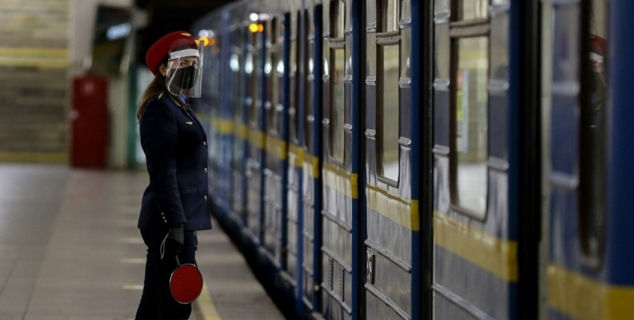 Верховна Рада України пропонує посилити відповідальність за користування метрополітеном